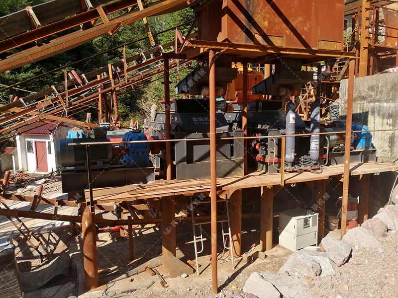 砂石企業紛紛升級對輥破碎機設備,原因究竟為何? 砂石企業紛紛升級對輥破碎機設備,原因究竟為何?